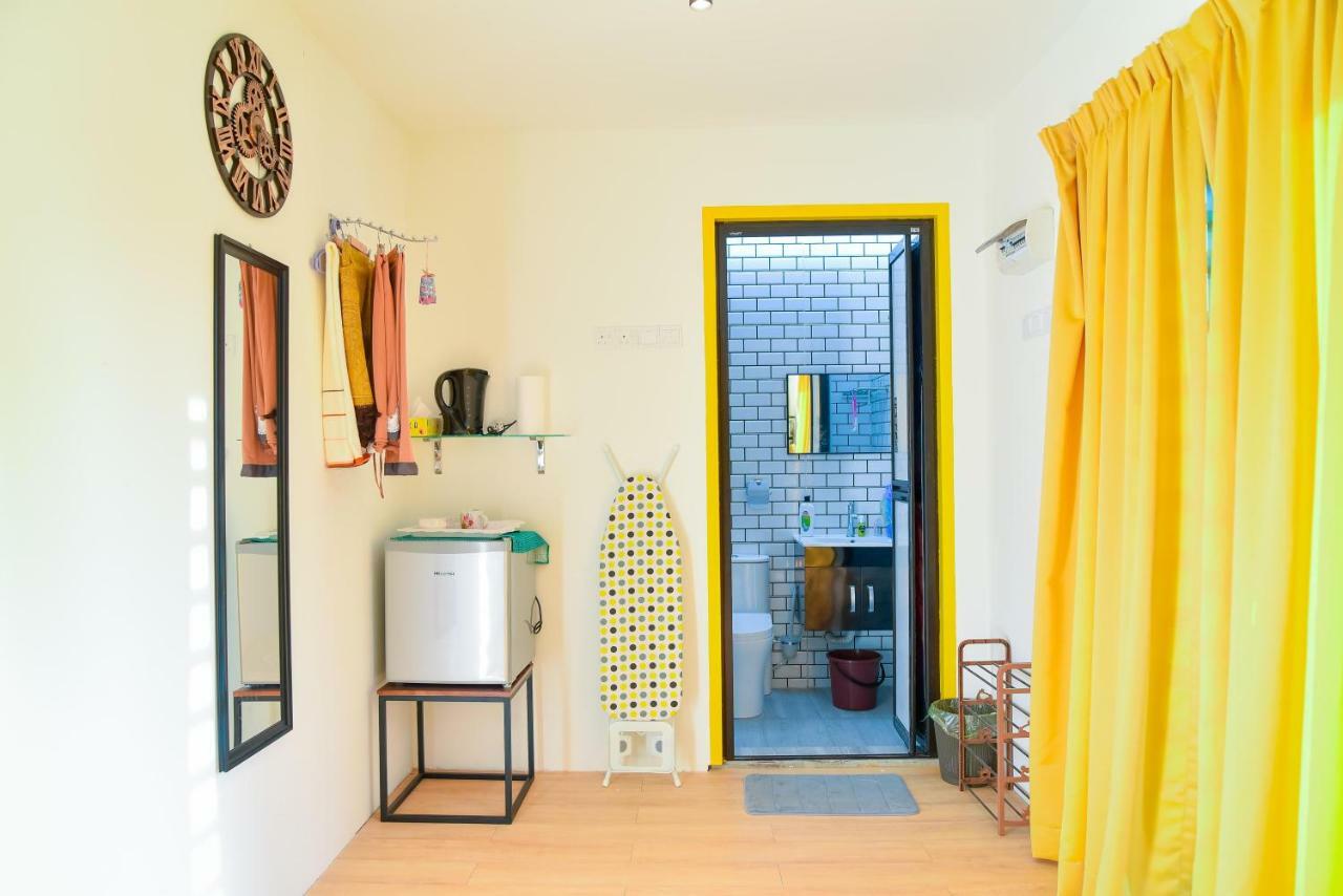 Purple Cube At Lumut Cube Homestay Kontena Dış mekan fotoğraf