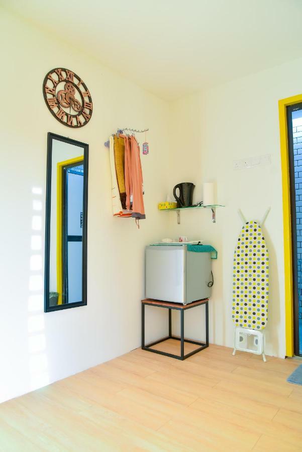 Purple Cube At Lumut Cube Homestay Kontena Dış mekan fotoğraf