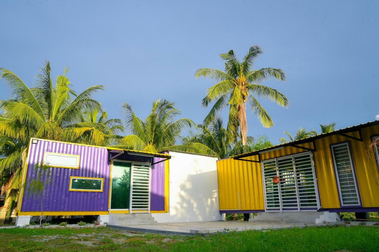 Purple Cube At Lumut Cube Homestay Kontena Dış mekan fotoğraf
