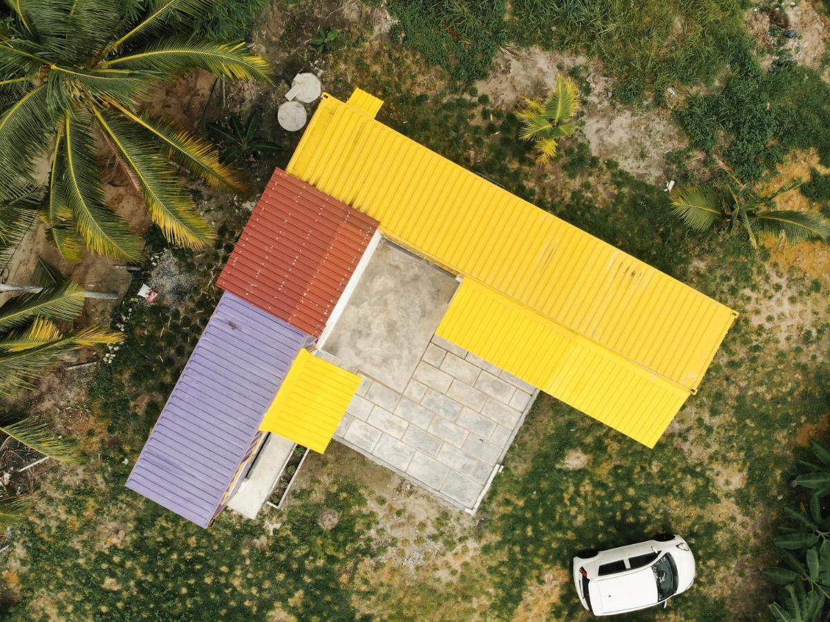 Purple Cube At Lumut Cube Homestay Kontena Dış mekan fotoğraf